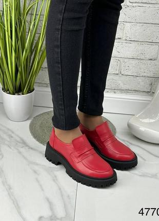 Стильні натуральні шкіряні лофери червоного кольору, комфортні жіночі туфлі6 фото
