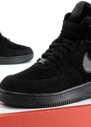 Чорні високі замшеві кросівки на хутрі  nike air force 1 triple black( найк аир форс зимові чоловічі кросівки)