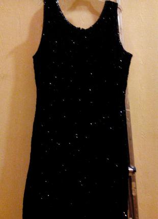 Нарядное праздничное шифоновое  платье расшито бисером
