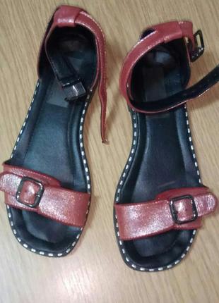 Босоножки женские!нат.кожа!распродажа!размеры разные!цена 2000 грн.