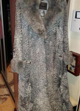 Продам новую супер актуальную в этом сезоне каракулевую шубу