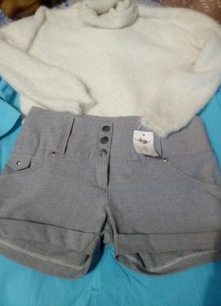 Стильні натуральні шорти ,піт 40-41см
