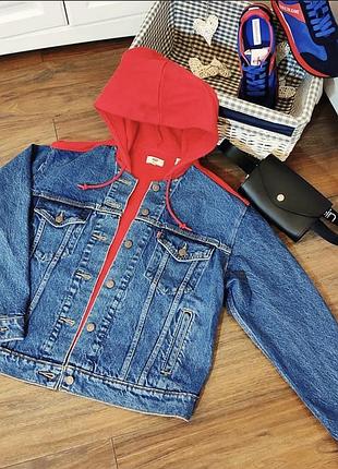 Продам куртку levi’s 4