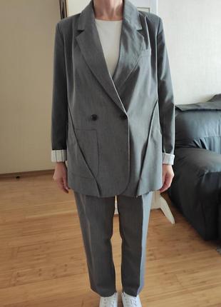Костюм трендовый