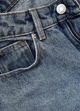 Голубые джинсы mom5 фото