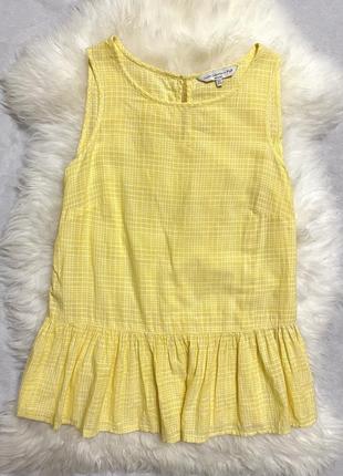 Світло-жовний топ прямого крою із баскою