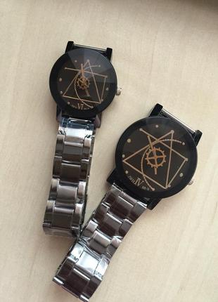 Стильні годинники, дуже красиво виглядають.