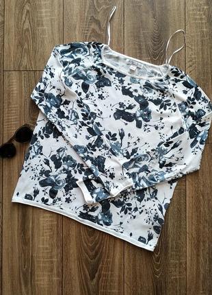 Замечательный джемпер из вискозы в цветочный принт серого цвета