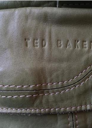 Ted baker .
100% натуральная кожа
вместительная небольшая кожаная сумка5 фото