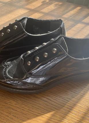 Взуття жіноче