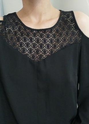 Блуза черная кружево длинный рукав воланом женская