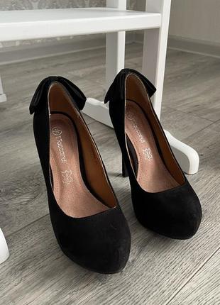 Брендовые оригинальные женские туфли заколка замш2 фото