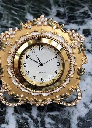 Часы в винтажном стиле покрыты золотом 18 карат италия