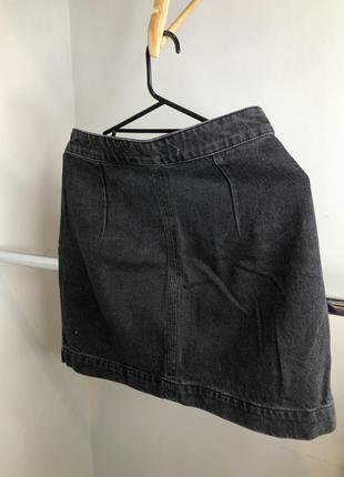 Юбка джинсовая черная с вышивкой2 фото