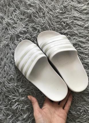 Белые шлепанцы тапочки adidas 36 размер