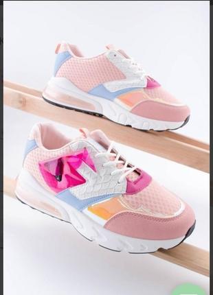 Стильні рожеві пудра кросівки на платформі з текстилю