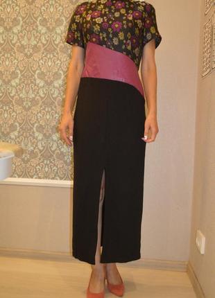 Длинное платье оригинального кроя с разрезом