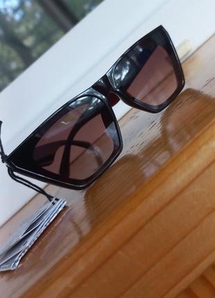 Коричневые солнцезащитные очки3 фото