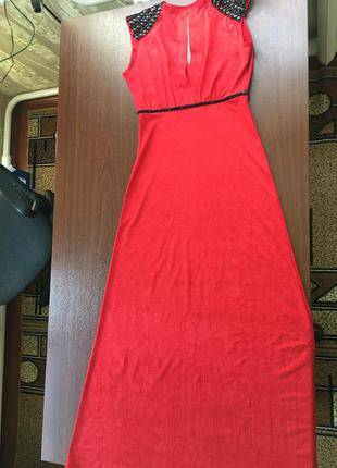 Красивое длинное платье маха красного цвета4 фото