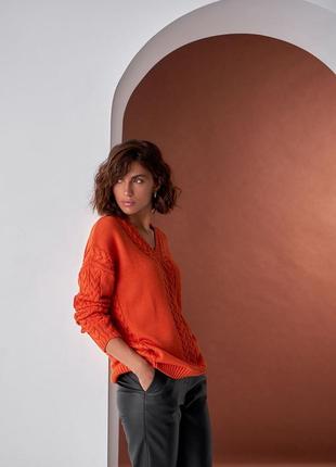 Вязаный женский свитер-пуловер с узором косами оранжевый 42-467 фото