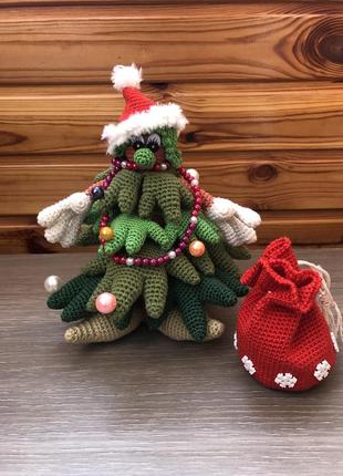 Вязаная крючком игрушка елочка с мешочком