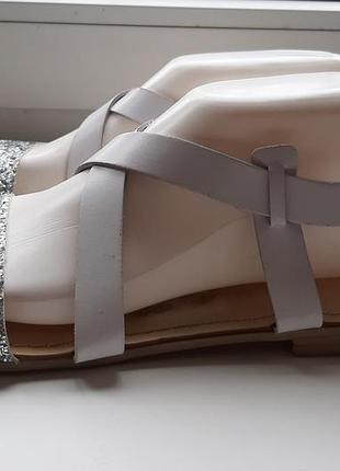 Стильные кожаные босоножки george (италия)