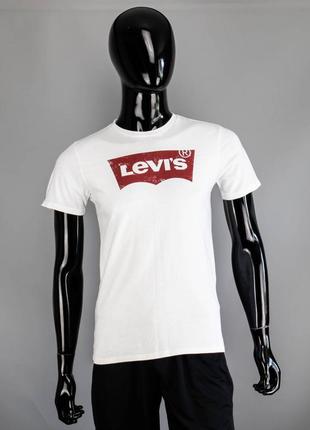 Белоснежная футболка с большим лого levis big logo