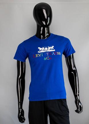 Интересная футболка с большим лого levis big logo