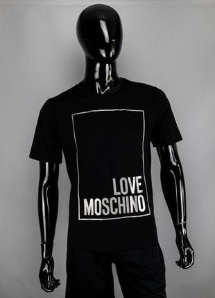 Стильная футболка от moschino