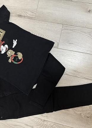 Скинни черные и футболка гуччи