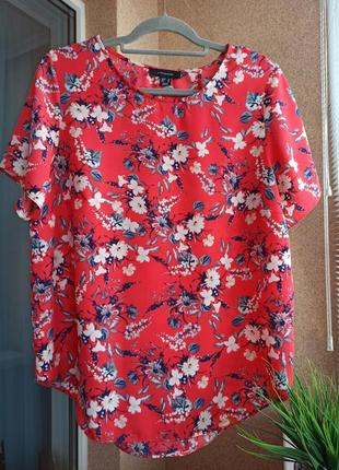 Красивая яркая летняя блуза со спинкой на запах в цветочный принт1 фото