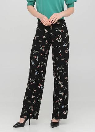Базовые качественные стильные брюки в цветочный принт высокая талия