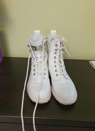 Стильные высокие белые ботинки guess оригинал7 фото