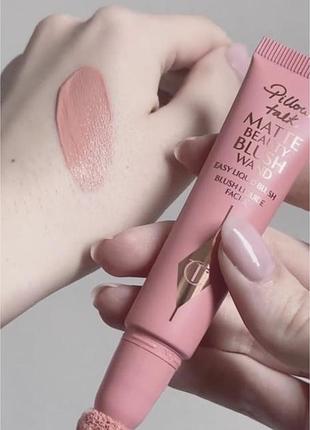 Кремовые матовые румяна charlotte tilbury pillow talk matte beauty blush wands оттенок pink pop, 12 мл