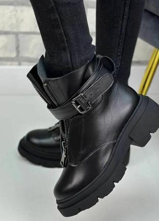 Стильные женские ботинки на платформе натуральная кожа застежка молния цвет черный декор пряжка размер 40 (263 фото