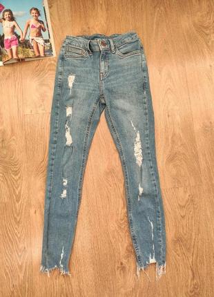 Стрейчевые джинсы рванки new look на девочку в отличном состоянии, р. 134-140, 9-10 лет