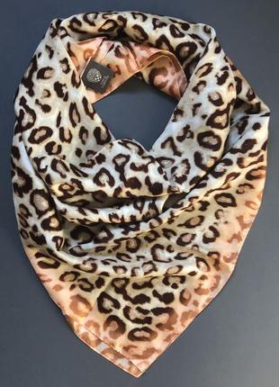 Женский шарф vince camuto seeing sports leopard print silk scarf1 фото