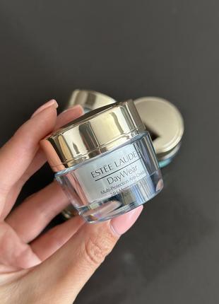 Дневной крем для нормальной и смешанной кожи estee lauder daywear multi-protection anti-oxidant 24h-moisture creme.