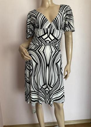 Фирменное качественное платье/s- m/ brend karen millen