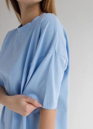 Голубая футболка оверсайз