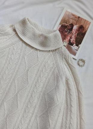 Белый объемный удлиненный свитер с косами/с высокой горловиной/под горло2 фото