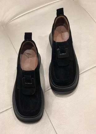 Лофери жіночі замшеві чорні стильні туфлі на високій підошві h1429-h3113-y85 brokolli 2968 374 фото