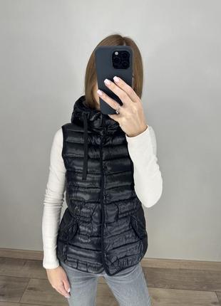 Пуховий жилет massimo dutti