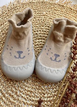 Капці-шкарпетки, тапочки, антіпаси, тапки-носочки, чешки, капці для садочка