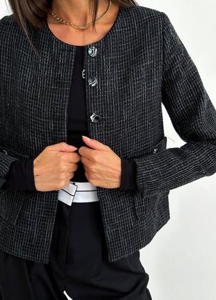 Пиджак женский на пуговицах с карманами качественный стильный базовый белый черный8 фото