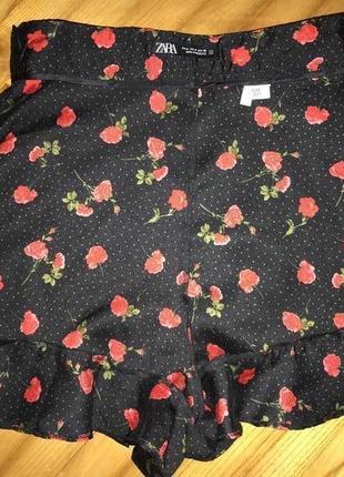 Zara-сатинові шорти в квітковий принт! р.-m6 фото