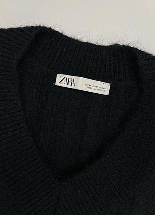 Теплий в'язаний светр з v-вирізом та отворами на рукавах maat h&m🔥9 фото