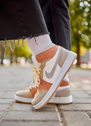 Жіночі кросівки 👟