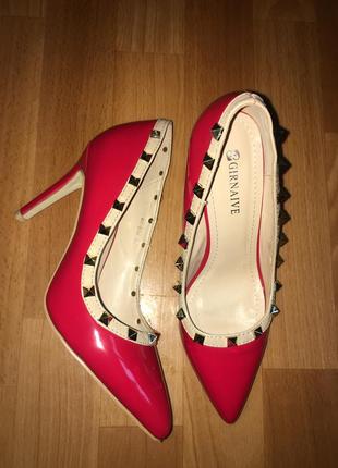 Классика яркие туфли лодочки valentino2 фото