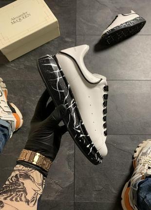 Шикарные кроссовки alexander mcqueen white black .1 фото